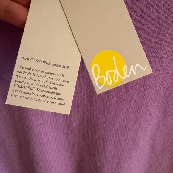 SMALL HOLE Boden Women's Size Medium 100% Cashmere sweater vest - Picture 6 of 9